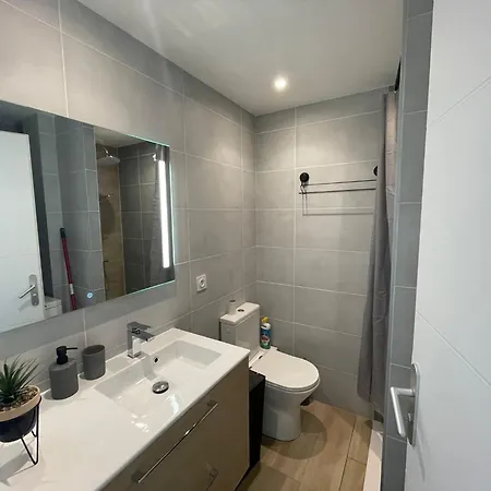 Appartement Les Pieds Dans L'Eau Saint Cyprien Exterior photo